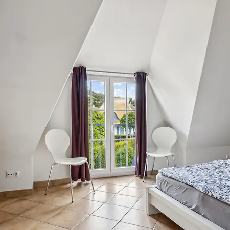 Direkt Am Meer! Reetdachhaus Fuer 6 Personen!! * Peenemunde