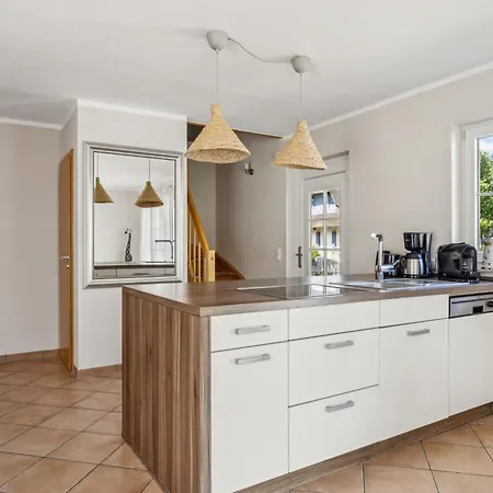 Direkt Am Meer! Reetdachhaus Fuer 6 Personen!! Holiday home Peenemunde