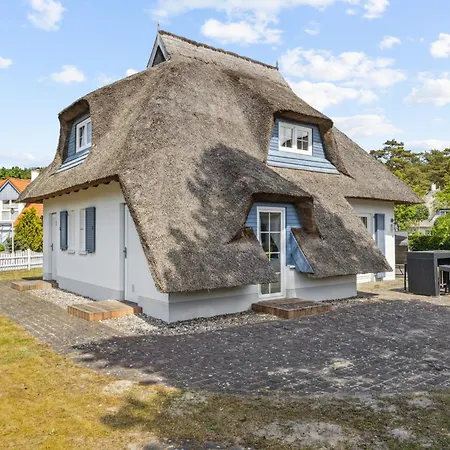 Holiday home Direkt Am Meer! Reetdachhaus Fuer 6 Personen!! Peenemunde